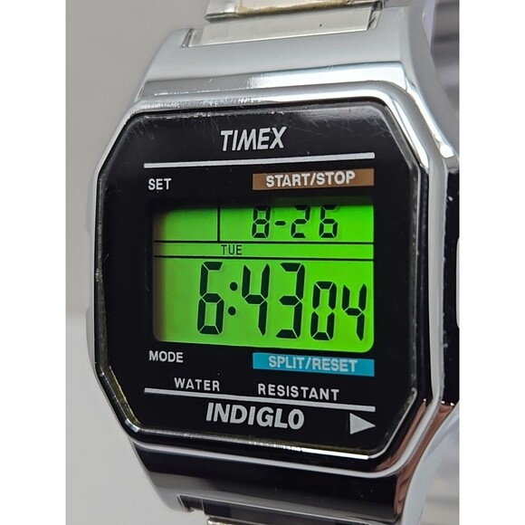 Timex Classic Digital Watch Indiglo 34mm WR30M Speidel Expansion New Battery - Picture 6 of 12
